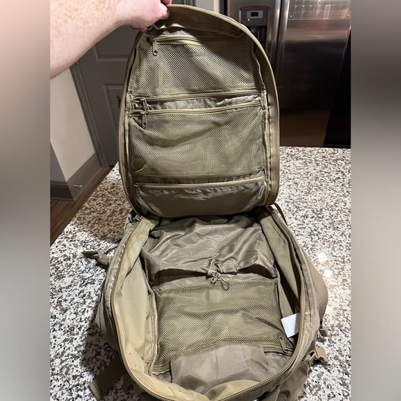 SOG Large tactical backpack - Picture 2 of 5